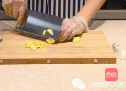 新西兰花胶响螺片排骨汤的做法图解2