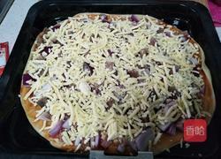 洋葱灌肉肠披萨的做法图解5