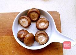 豆腐丸子酿香菇的做法图解2