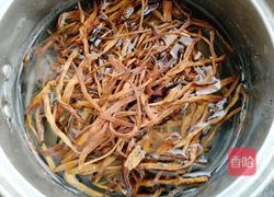 黄花菜蛋汤的做法图解1