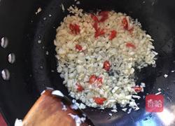 蒜蓉粉丝蒸扇贝的做法图解3