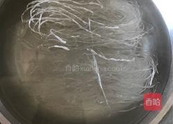 蒜蓉粉丝金针菇蒸虾的做法图解1