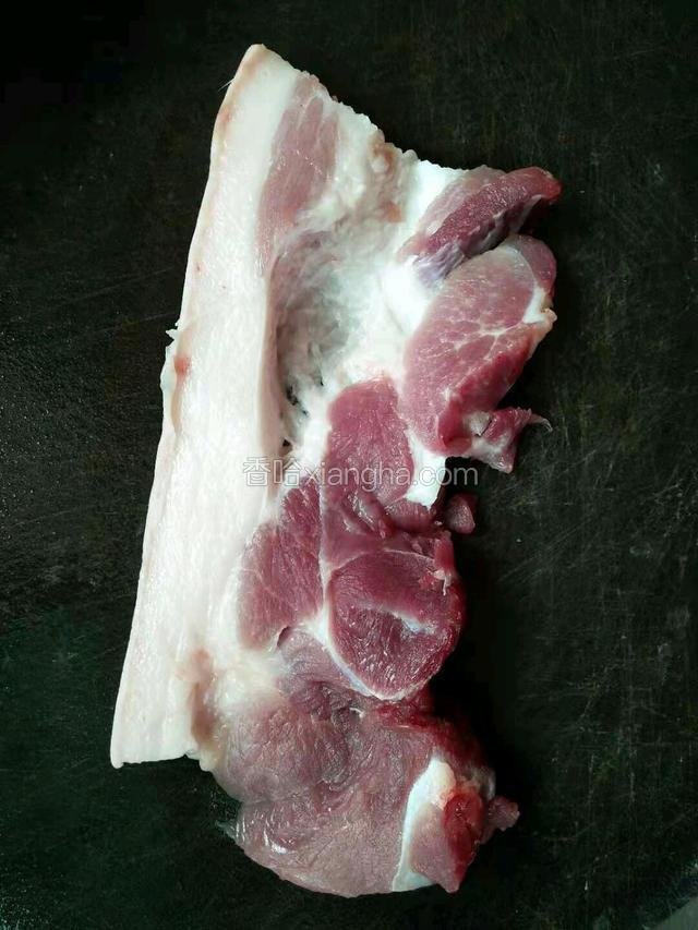 准备五花肉
