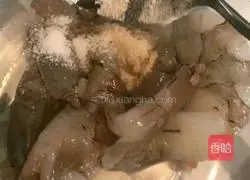 Illustration of how to make seafood porridge 2