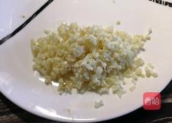金蒜粉丝蒸西兰花的做法图解3