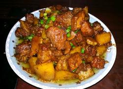 土豆红烧肉
