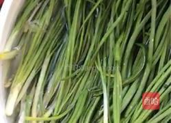 野葱焖肉的做法图解1