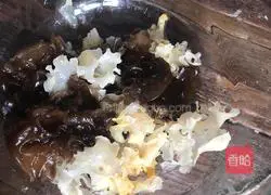 Illustration of how to make double-ear steamed spareribs 6