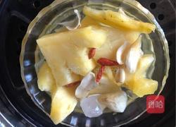 百合枸杞蒸菠萝的做法图解4