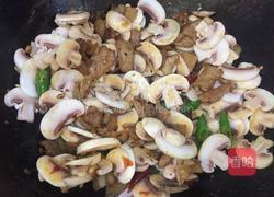 口蘑炒肉的做法图解12