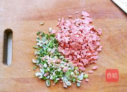 火腿鸡蛋饼的做法图解1