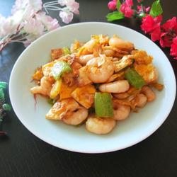 新文美食 荷包蛋炒虾仁 的做法[图]