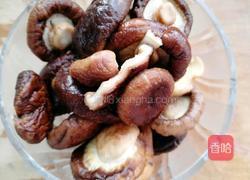 香菇焖豆腐的做法图解1