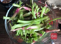 香菇酱菠菜根的做法图解1