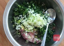 韭菜肉包子的做法图解3