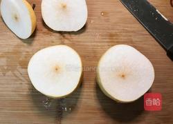 冰糖银耳蒸雪梨的做法图解2