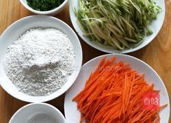 胡萝卜小南瓜饼的做法图解2