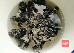 木耳包菜煎饼的做法图解1