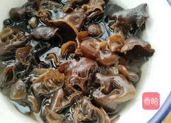 木耳包菜煎饼的做法图解2