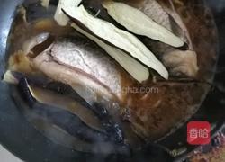 酱炖鲫鱼茄子的做法图解6