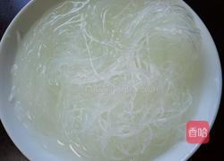 蒜蓉粉丝蒸扇贝的做法图解1