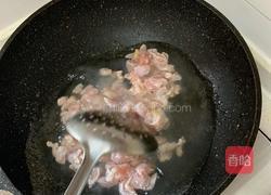 鸡胸肉鸡丁炒胡萝卜尖椒的做法图解3