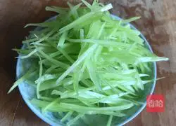 Garlic Chili Sauce Jade Shreds Recipe Illustration 3