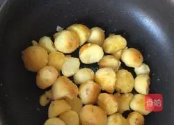 Illustration of how to make fried small potatoes 5