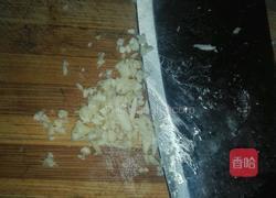 蒜香菠菜的做法图解1