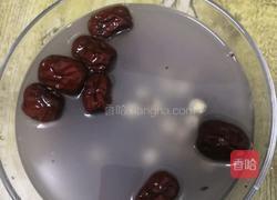 黑米莲子红枣粥的做法图解3