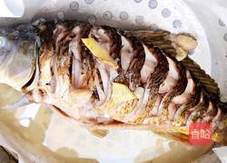 蒸野生鲤鱼的做法图解6