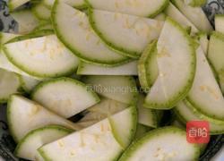 西葫芦炒肉的做法图解1
