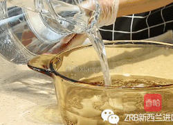 藜麦小米新西兰花胶粥的做法图解2