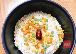 黑米红枣菠萝蒸饭的做法图解2