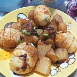 豆瓣酱炒虎皮鸡蛋土豆的做法[图]