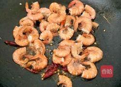 双椒炒海虾的做法图解4