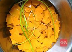 蛋炒南瓜片的做法图解2
