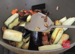 腊肉茄子煲的做法图解11
