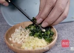 香辣手撕小鱼干的做法图解1