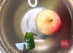 酒酿蒸苹果的做法图解2