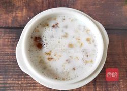 桃胶炖牛奶的做法图解4