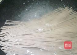 减肥餐～荞麦面条炒鸡胸肉的做法图解3