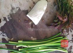 凉拌香椿小豆腐的做法图解1