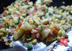 凤梨（菠萝）炒饭的做法图解3