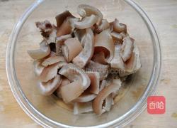 土豆焖猪皮的做法图解2