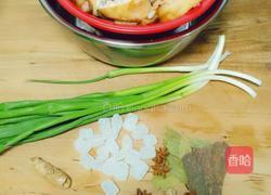 红烧黄豆炖猪蹄的做法图解1