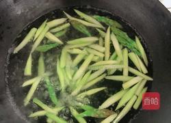 芦笋虾仁炒蛋的做法图解5