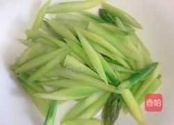 芦笋虾仁炒蛋的做法图解6