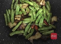腊肉炒四季豆的做法图解6