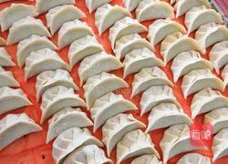 红萝卜玉米猪肉饺子的做法图解4